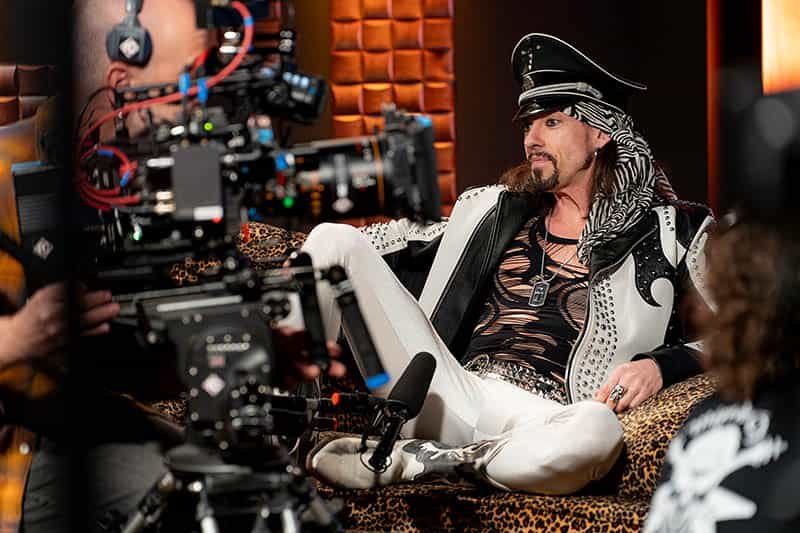 Fotograma del documental de "MAGO DE OZ, LA PELÍCULA" Ana Ros. Jefa de prensa y consultora de comunicación especializada en el cine español e iberoamericano.