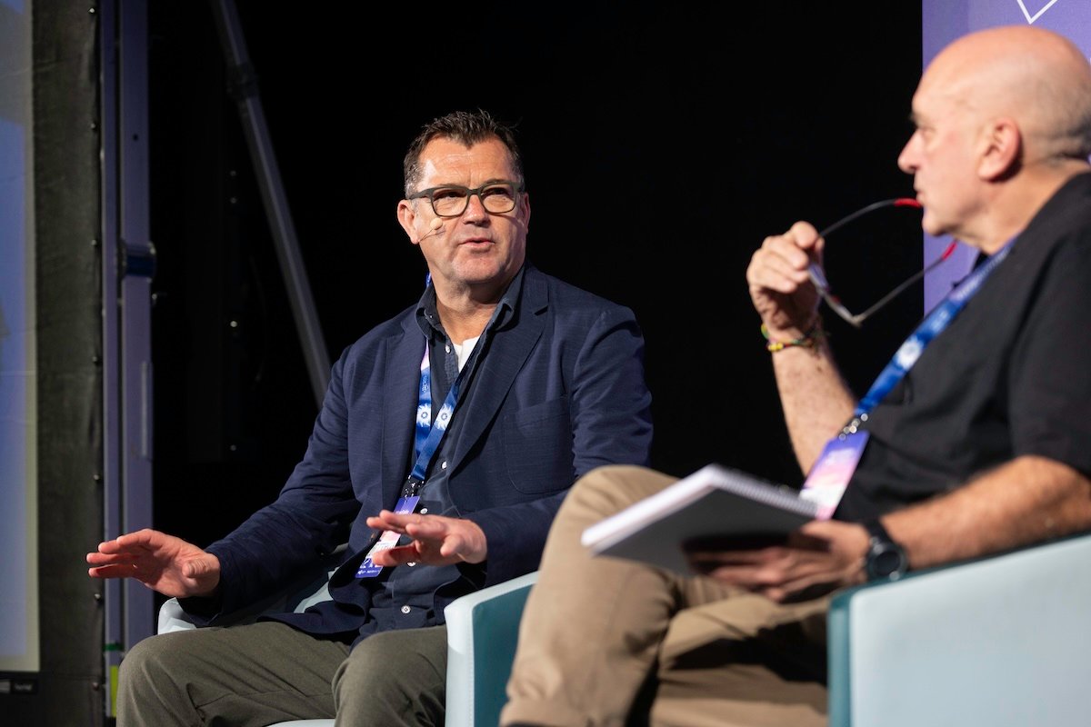 Colin Watkinson ASC BSC conversa con con Néstor Calvo AEC. Foto: Estudio Perplejo