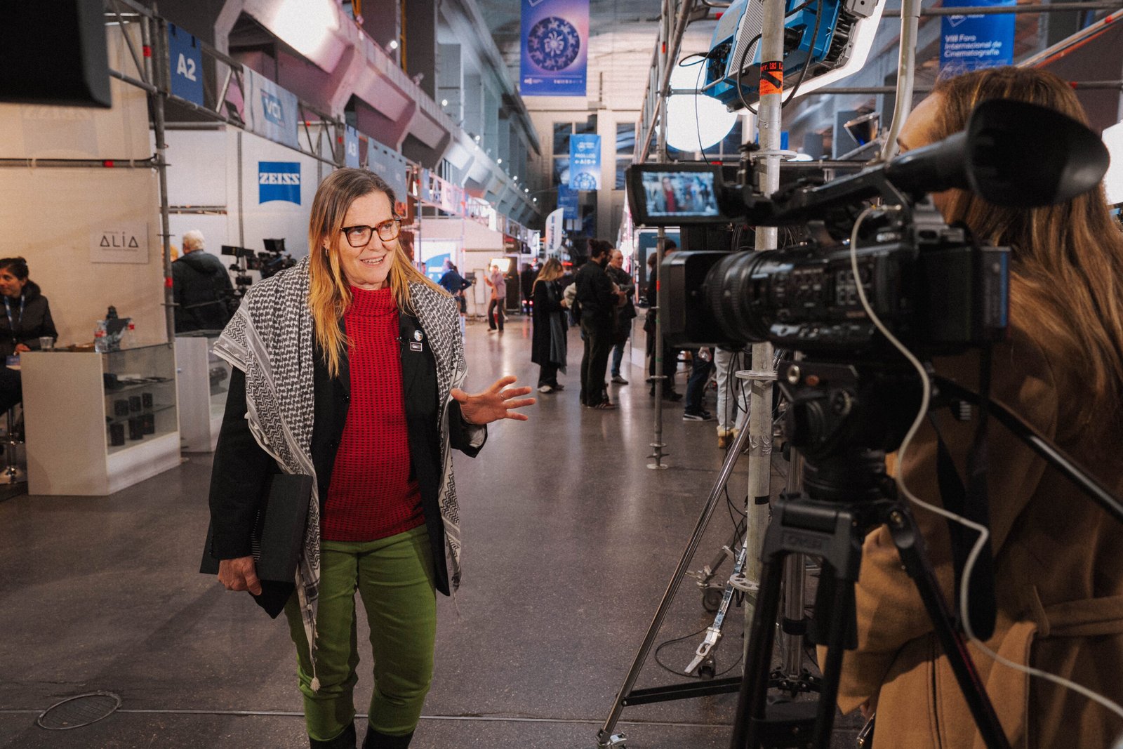 Nuria Roldós, presidenta de la AEC, atiende a ‘Días de Cine’ de RTVE.  Foto: Anka