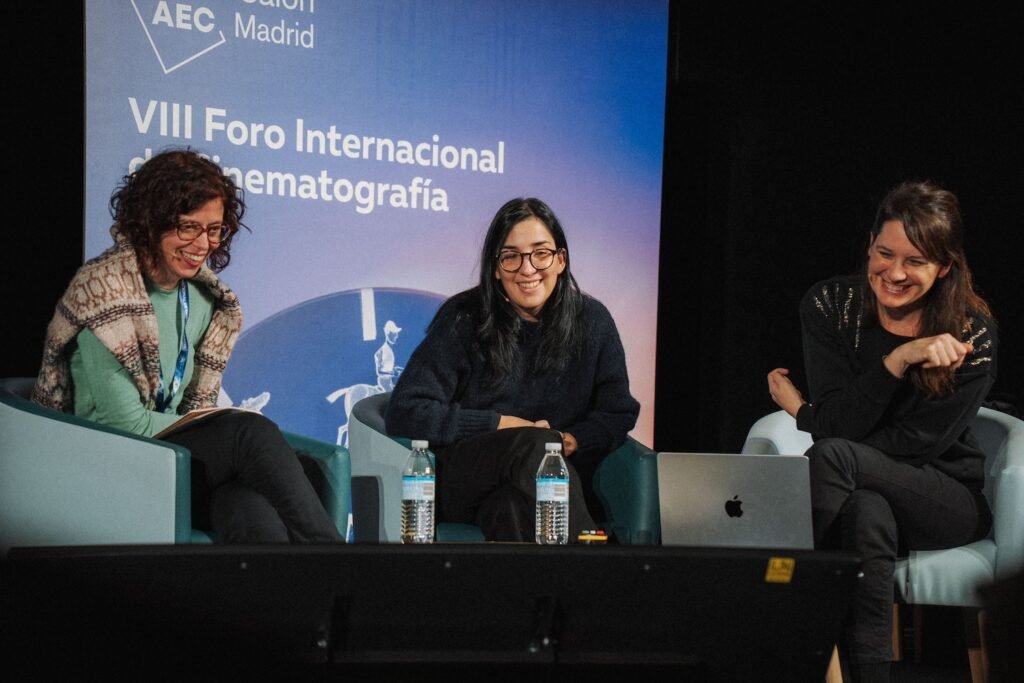 Alauda Ruiz de Azúa y Bet Rourich AEC (Los domingos) con Almudena Sánchez AEC.