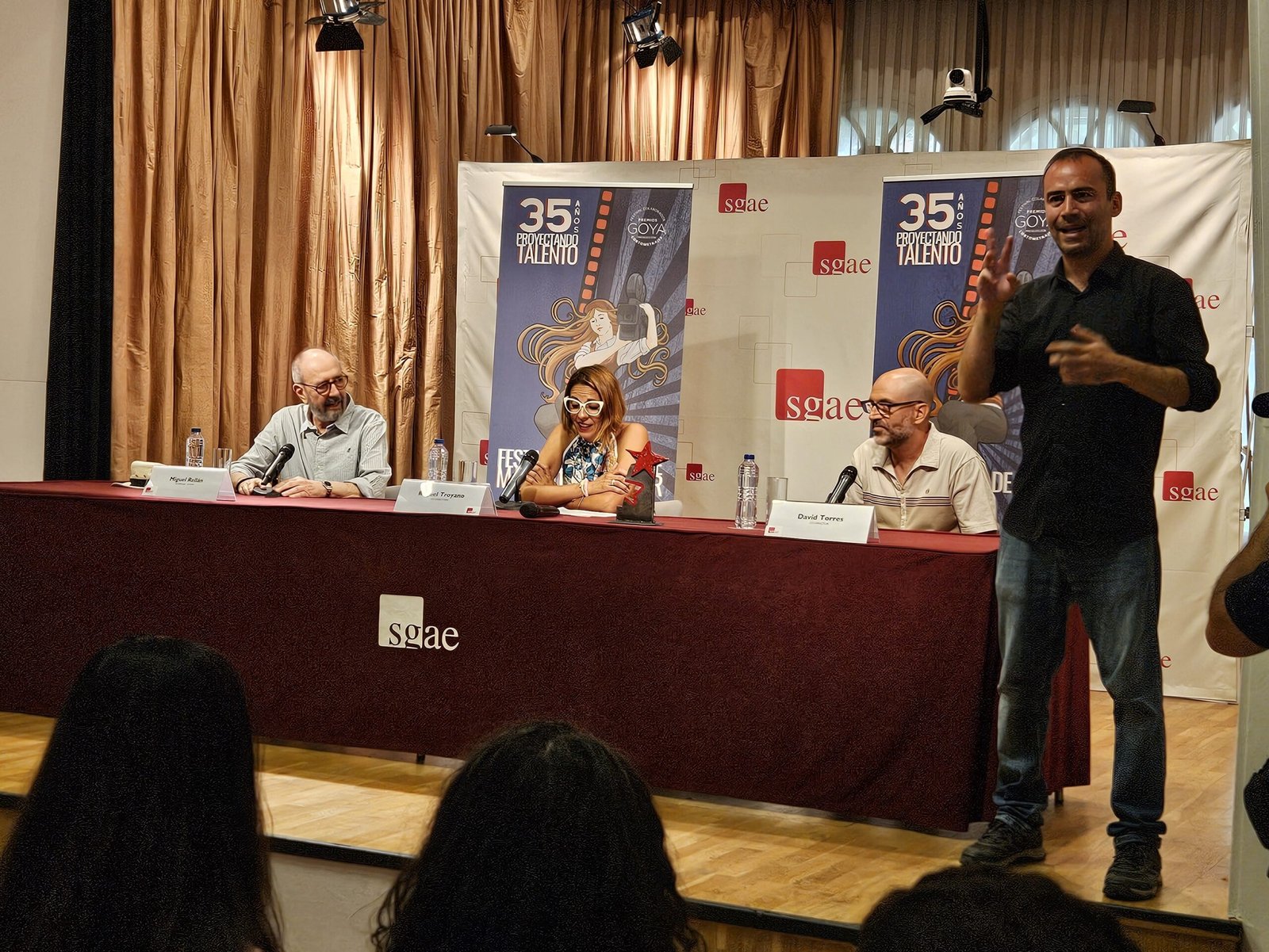 Miguel Rellán, Raquel Troyano y David Torres. Intéprete: Antonio Vega. Foto: Paula Moreno
